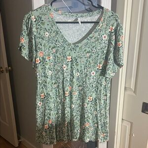 Floral V-Neck Short Sleeve Top